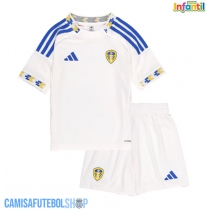 Camisa de time de futebol Leeds United Replicas 1º Equipamento Infantil 2025-26 Manga Curta (+ Calças curtas)